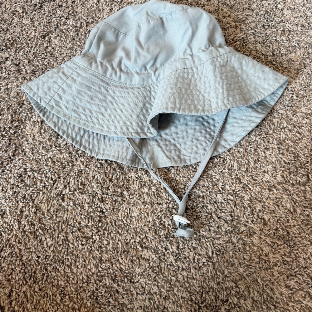 Kids Light Gray Sun Hat with Chin Strap